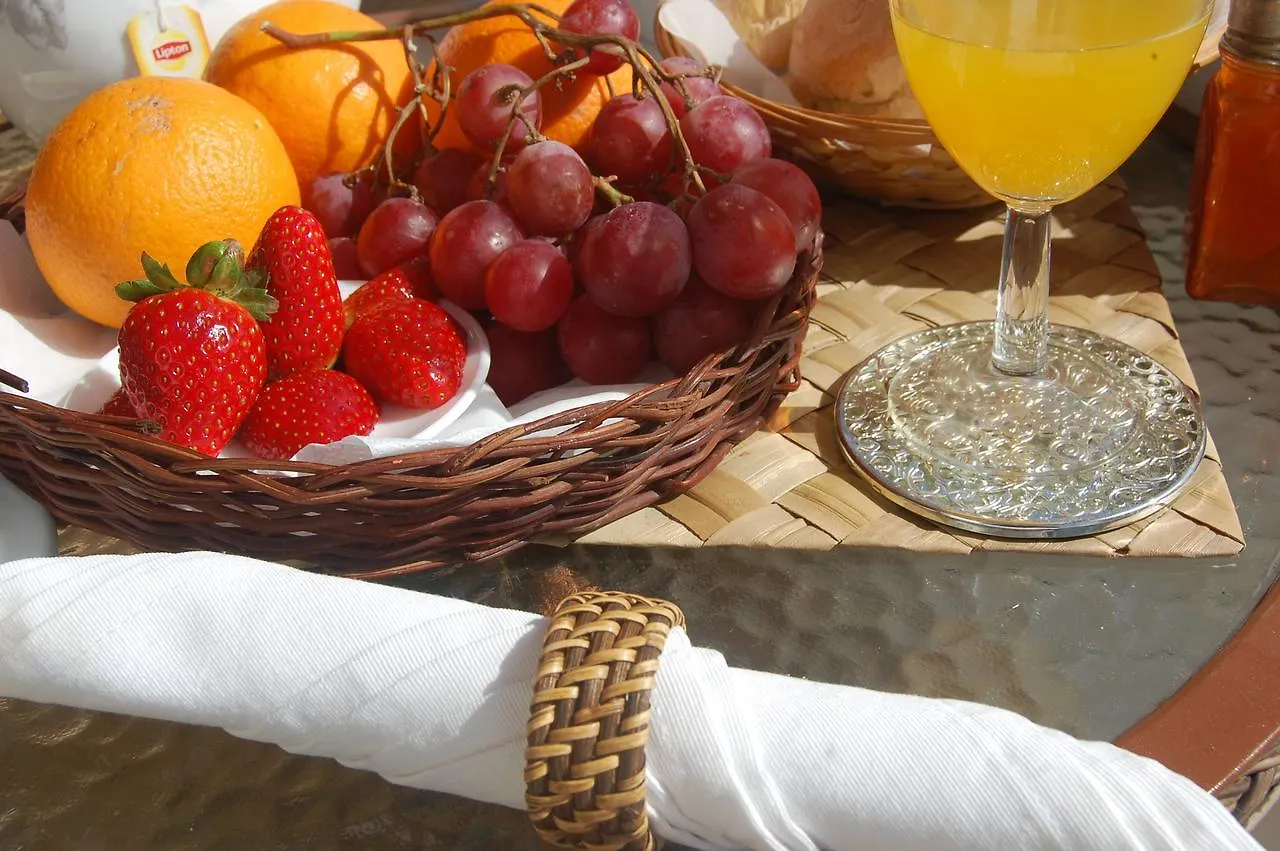 Suites Inn Lagos 3*,